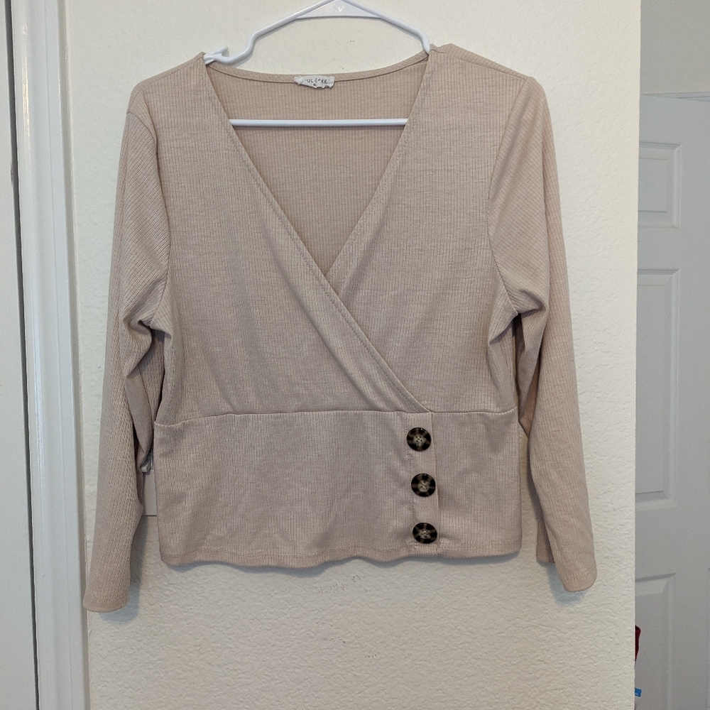 Soul Cake Women’s Cream top